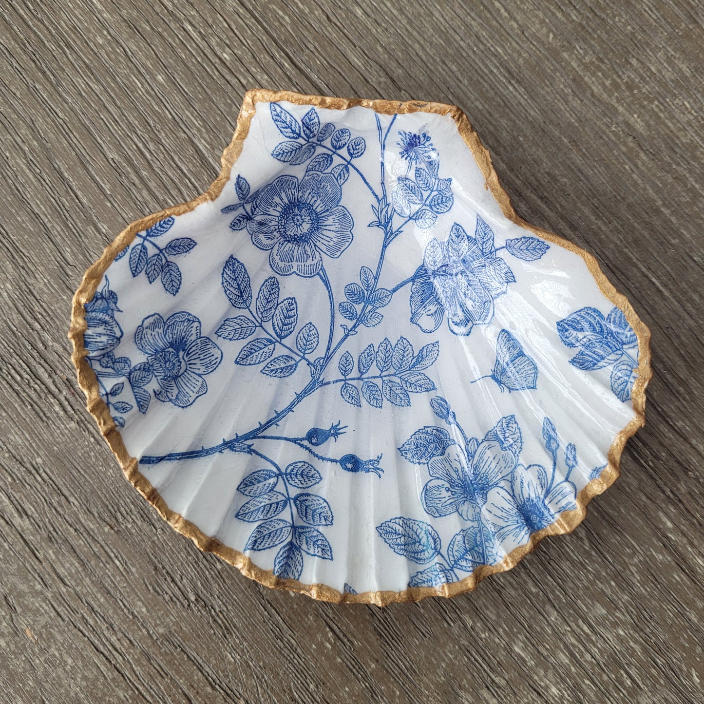 Coastal Elegance Decoupage Seashell